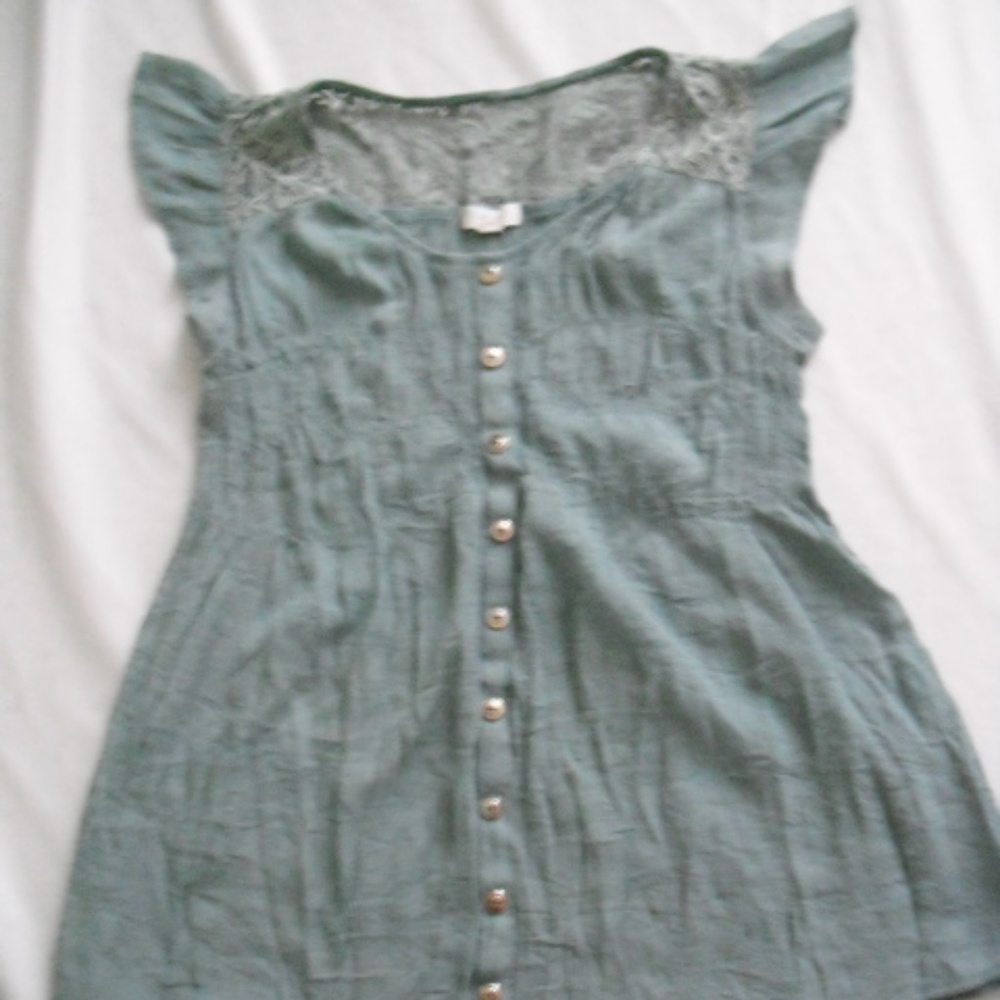 Women's Button Down Peasant Ruffle Tee Size Large